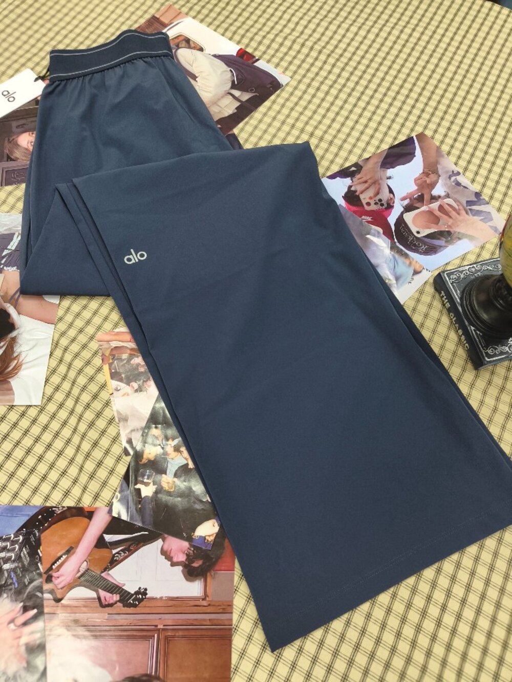Alo Yoga Navy Blue Suit Up Trouser Easy to Dress Up or Down⏩Regular 30" Inseam👖 - Picture 3 of 7